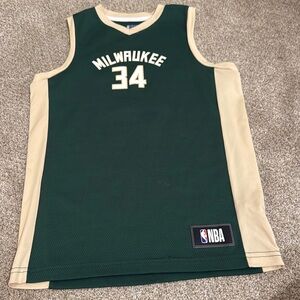 EUC Milwaukee Bucks Giannis jersey.